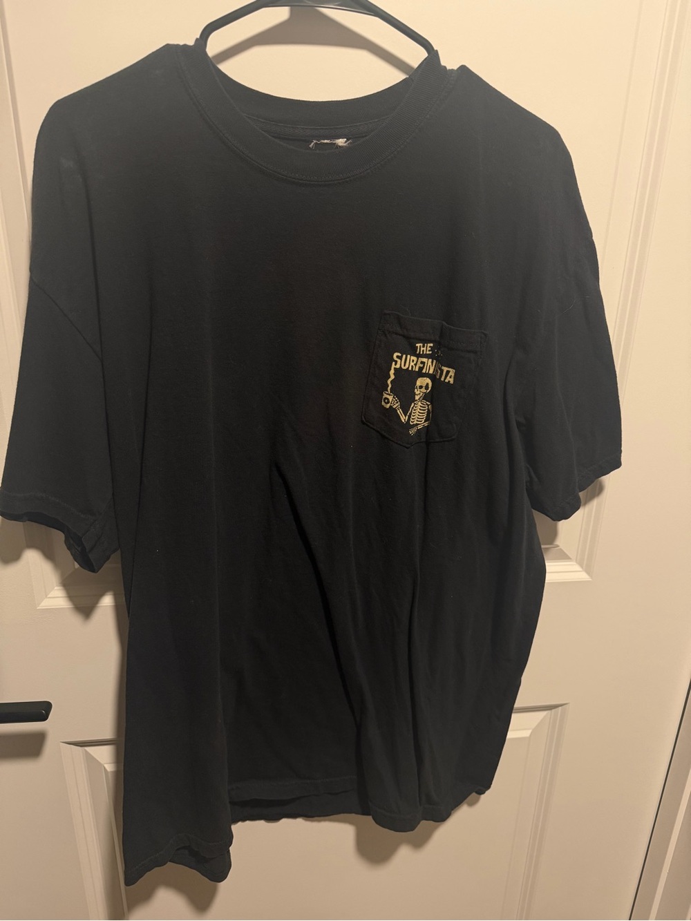 Black Pocket Graphic Men’s T-Shirt - Surf Skeleton Print